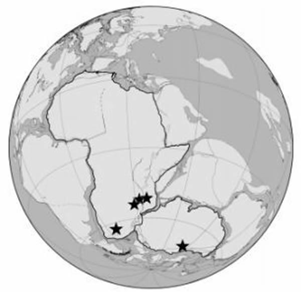 ����һ���̹Ŵ�½�Ĺŵ���ͼ��ͼ�е�����Ǳ�ʾ�󲿷ֶ����ͺ������ͻ�ʯ���ֵĵص㡣