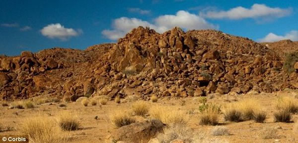 英国约克大学考古学家称,南非Granitberg山脉为早期人类提供了理想的庇护地点和诱捕猎物条件