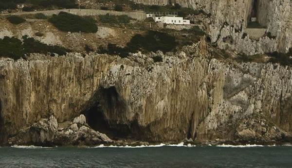 ֱ�����ӵĶ�Ѩ����������ᰲ�������ǹ��ļ��µ�����