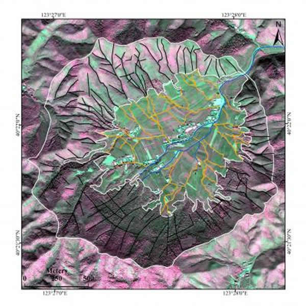 �����ʯ��SPOT5Ӱ����ˮϵϵͳ����ͼ (��ɫ����Ϊ�ӱ���϶, ��ɫ����Ϊ�ӵ׳幵, ��ɫ����Ϊ�ӵ�С����, ��ɫΪ����߽�)