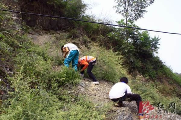 ����ʯɽ�������鴫���񰲽ֵ���԰��Ĵ弶��·����ɽ���ϵ������л�ʯ