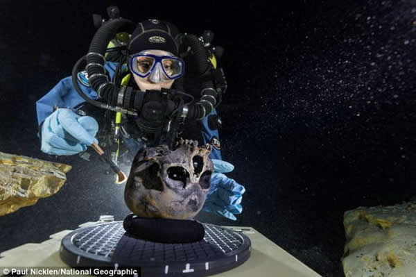 墨西哥海底洞穴中1.3万年前冰河时期少女头骨化石揭示最早的美洲人