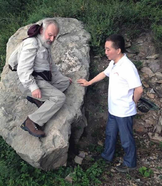 �ߴ�ɽ�һ��Ķϴ�����չ��