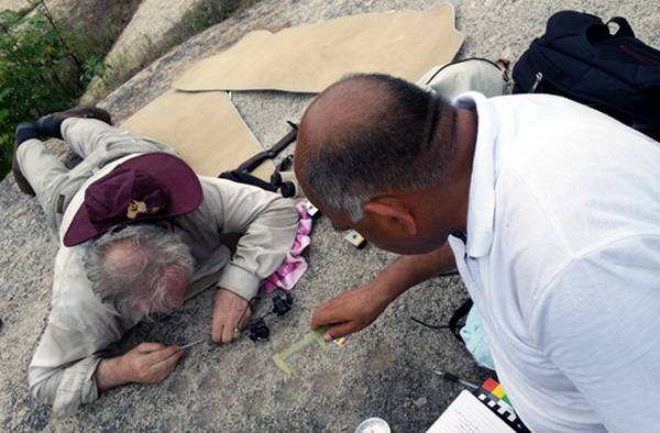 �ߴ�ɽ�һ��Ķϴ�����չ��