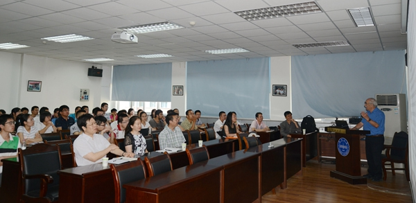 ���ݴ�ѧ����չ���ʽ���������������⡰˿��֮·�����ߵ����������Ļ��ķ�չ