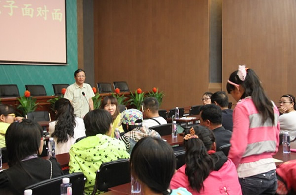 �����о�Ա��������ѧ������