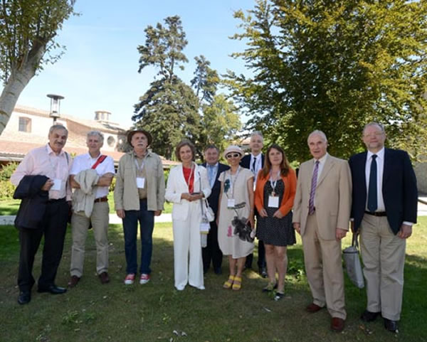 索菲亚王后陛下莅临会场的合影