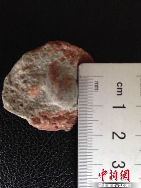 ����ʯֱ����󲻳���2���ף���С��1.5���ף���С�������ȵ���1/2��