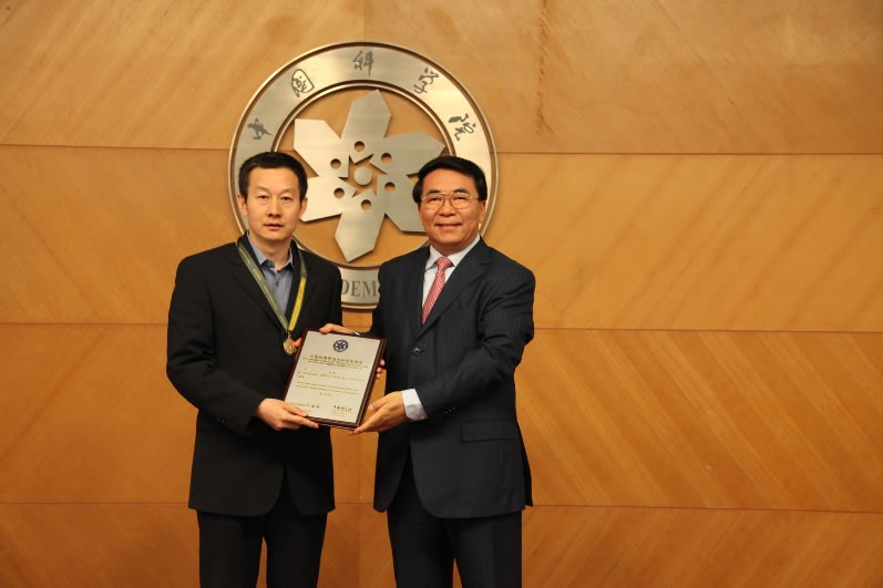 ������ѧ�������о�Ա�ٻ�2014����й���ѧԺ�ܳ��Ƽ��ɾͽ�