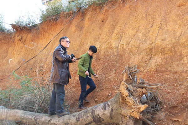 �㽭ʡ�����е����ؾ�ʯ��ר�⿼�ŵ���ȡ���ش�ͻ��