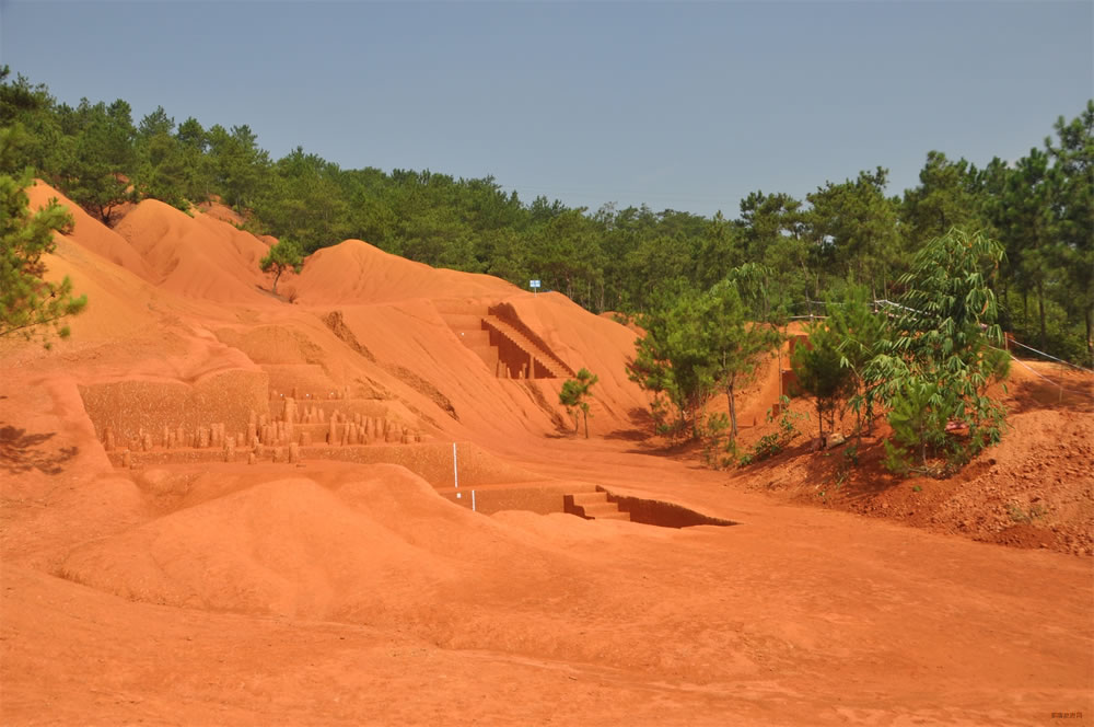 �㶫����ĥ��ɽ���Ͻ���ʯ���ص�Ⱥ����2014���ȫ��ʮ�󿼹��·��ְ���