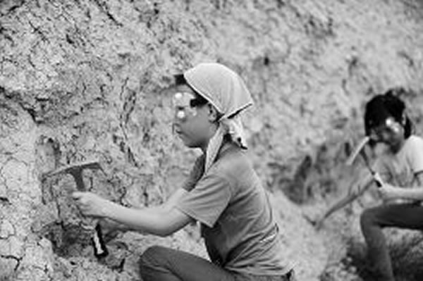 ɽ��������ʯ̽��֮��