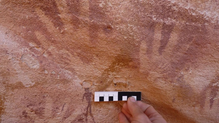 ������Ұ�޶�Ѩ��8000��ǰӡ����ʯ�ϵ���ӡ���ܲ�������Ӥ�����ֶ��Ǿ���Ľ�