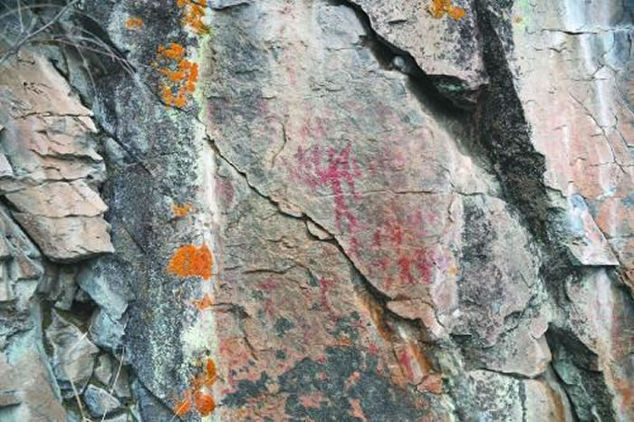 此次发现的松岭壮志林场岩画