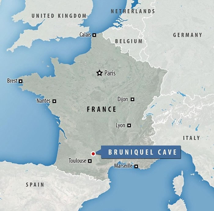 ����ѧ���ڷ������ϲ������ᰲ�����˶�Ѩ��