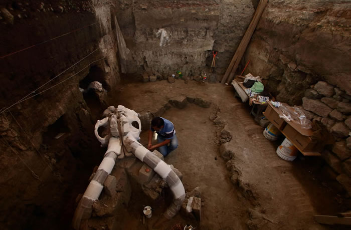 ī���緢������ǰ������Ǽܻ�ʯ