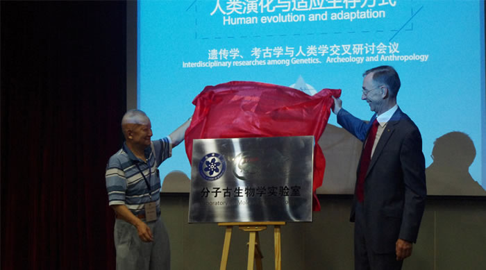 �������ݻ�����Ӧ���淽ʽ��ѧ���������ֻ��߷��ӹ�����ѧʵ���ҽ�����ʽ�ɹ�����