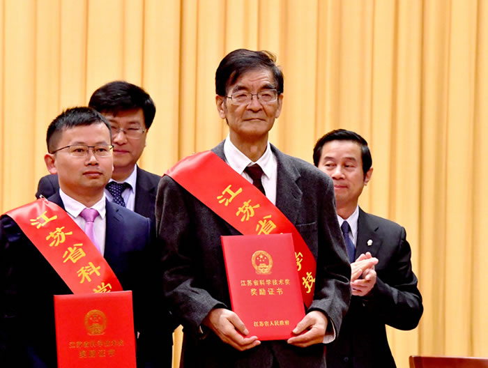 �¾�Զ�Ȼ�ý���ʡ��ѧ������һ�Ƚ�