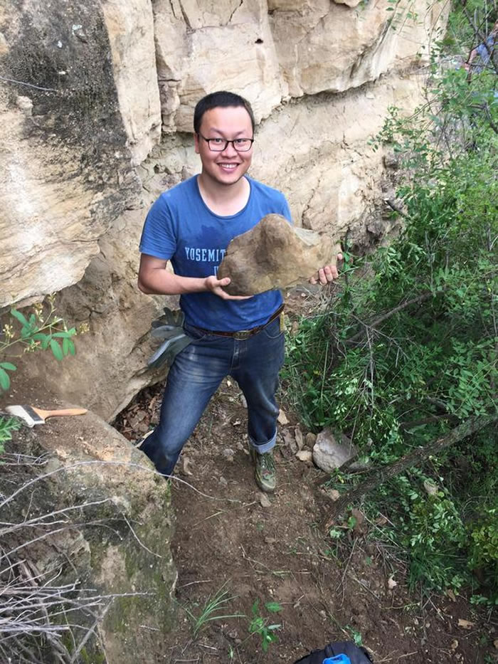 ���������ѧ�������ڼ���ʡ�ӱ߳��������ݷ��ֿ����㼣Ⱥ