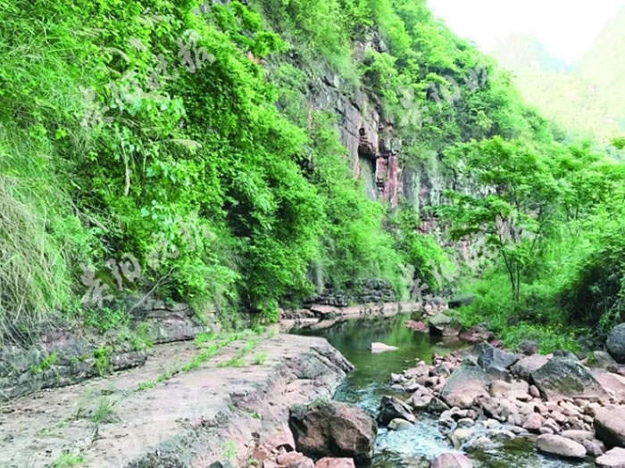 ����ʡϰˮ��ͬ��ӱ߷��ֵġ���צӡ��ȷϵ�����㼣��ʯ