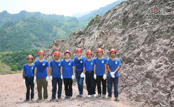 ɽ Ϊ缶ʯȺǰҿɴ