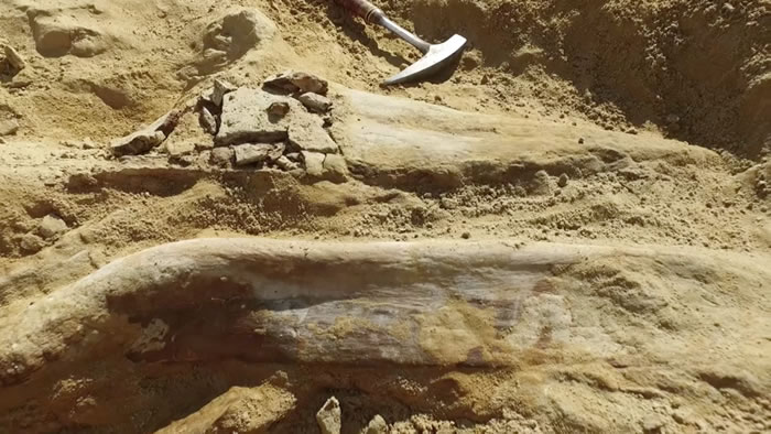 �������������ݽ������ط����������Ǽܻ�ʯ