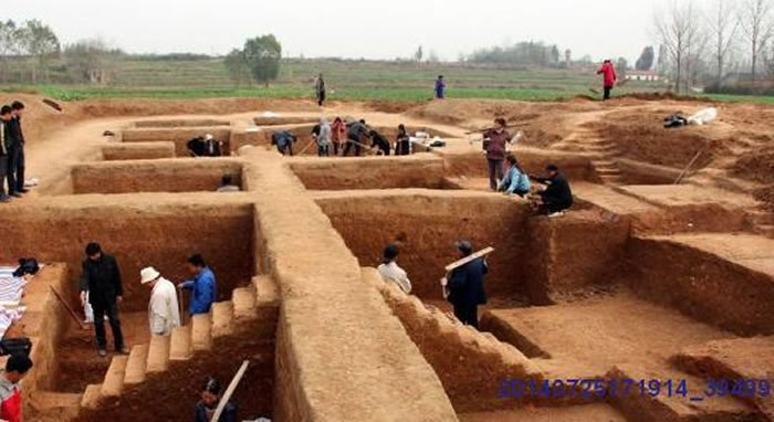 ������ͭϿ����ɽ��ַ ʷǰ��ַ�е�������