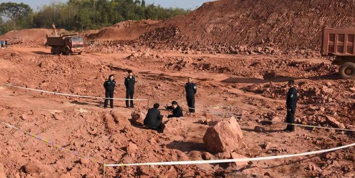 ����ʡ������һ���ط���20��ö1.3����ǰ�Ŀ�������ʯ