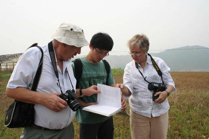 李浩副研究员与南非金山大学Ron Clarke、Kathleen Kuman 教授野外考察