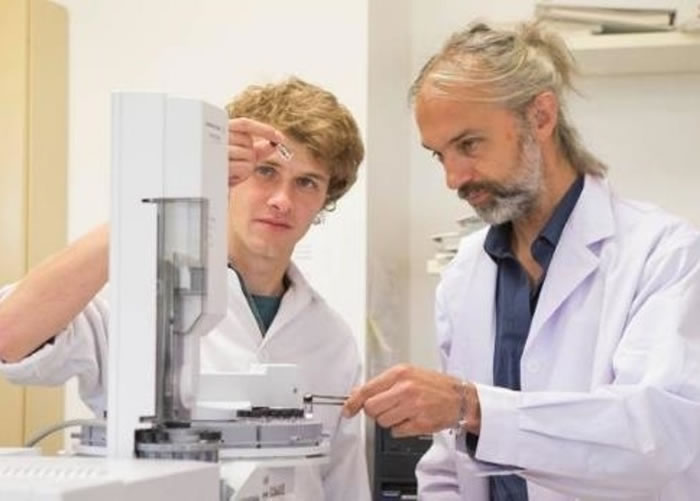 �����޷�˹�������벼�޿�˹���ң��о��Ҹ�ѷˮĸ��ʯ���ƽ����š�