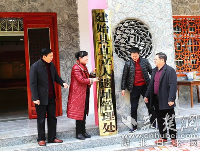 �����ص����ﱣ����λ����ʼֱ������ַ�����Ʊ������������