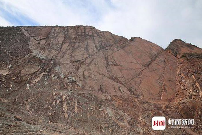 ��ɽ���Ѿ����ٴη��ִ��ģ�����㼣��ʯȺ