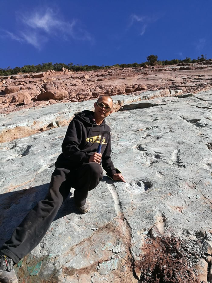 �������������ߴ�����Ѱ��ʯ�ļ���