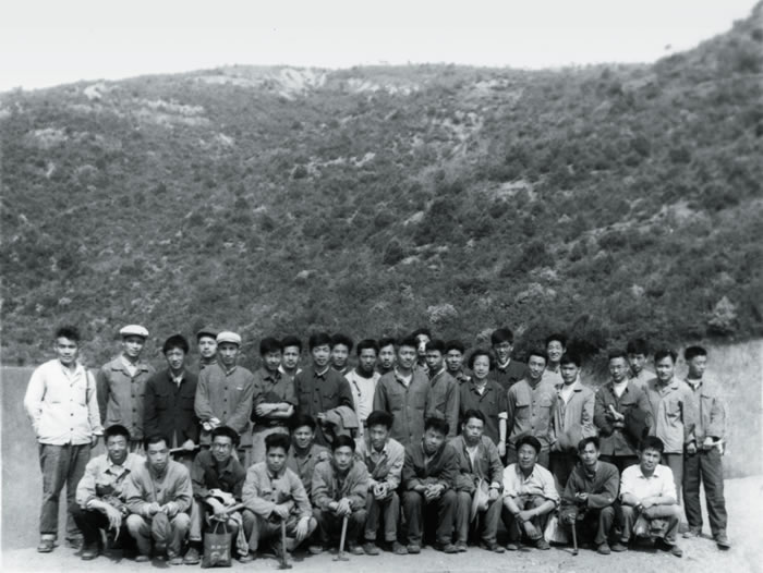 Ϊ���һ�ʯ���������������Ҿţ�����ʿ���ӡ���Ұ�⡱�����Ƕ�����Ψһ��Ů������������ / ��ͼ��