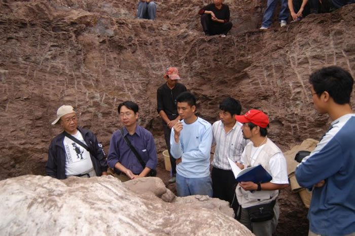 ���پ����������ڶ����������ֳ�