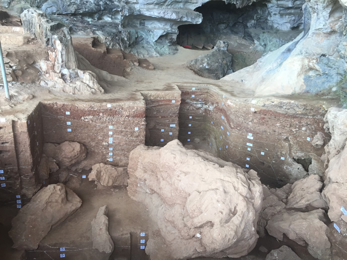 �㶫Ӣ��������ַ������1.35����ǰ��������Ů��Ĺ�����й�������������ȷ����ʽĹ��