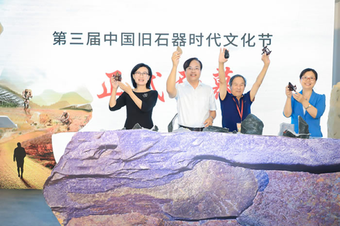 �����һ���������ˡ�ͷ�ǹǻ�ʯ����90�����ߵ������й���ʯ��ʱ���Ļ������ܿڵ���ַ��Ļ