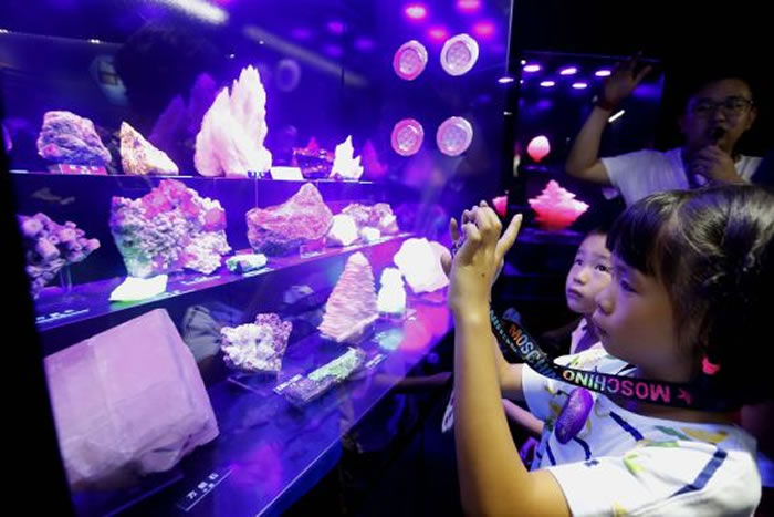 ��̽�����򱦲ء�2019��ѧ֮ҹ�Ϻ��󾧻�ʯ�����ר������