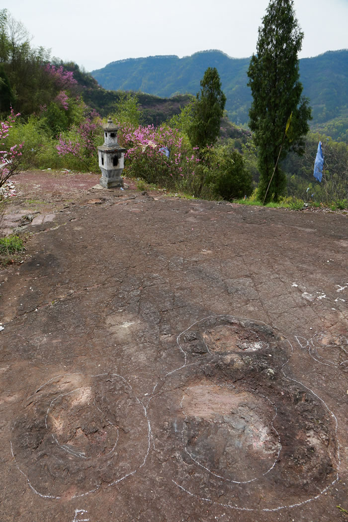 �㽭ʡ��Ϫ�С�������֡�ԭ�ǿ����㼣��ʯ ��������ʯͷ����