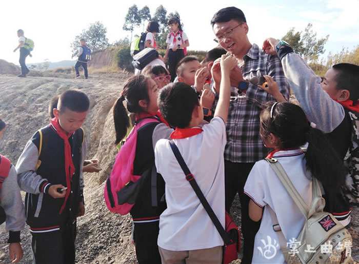 ����ʡ�����ж�С����ѧ�������Ӵ������໯ʯ