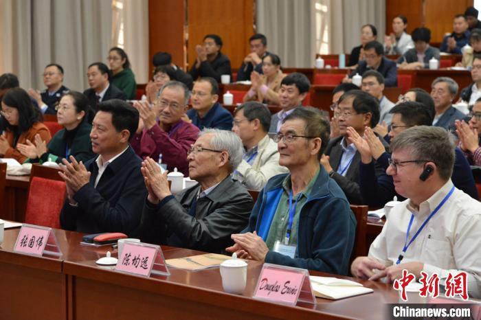 ͼΪ�����ֳ����й���ѧԺ�Ͼ����ʹ������о�����ͼ