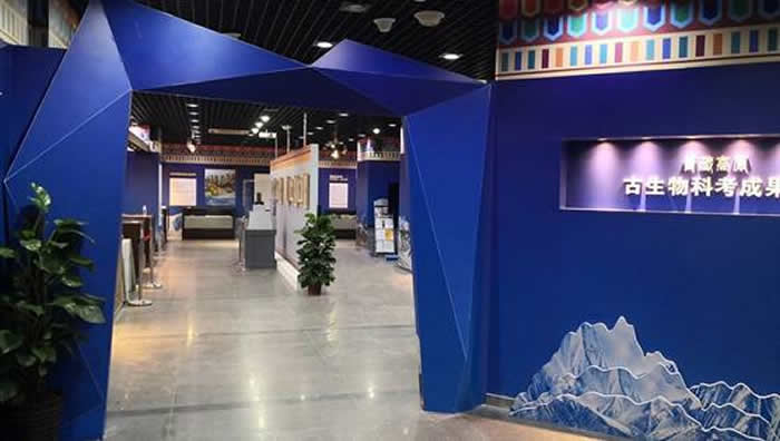 ��ѩɽ�µ����硪��ظ�ԭ������ƿ��ɹ�չ�����й��Ŷ����¡�ؿ�չ