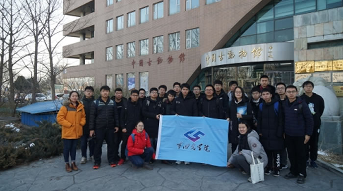 �ش��人�����Ĺ�ѧԺ�����ѧݼӢ��ѧ�����п�Ժ�ż�׵��ѧϰ����