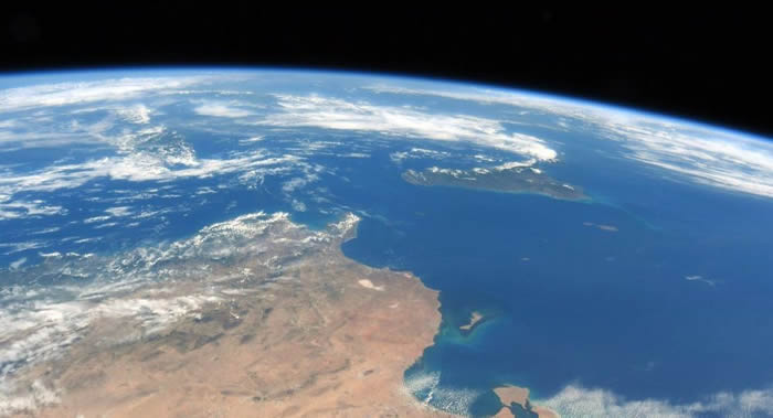 ����Ȼ�����ѧ����־��30����ǰ��������һƬ��ˮ���硱 ���漸��ȫ�����󸲸�