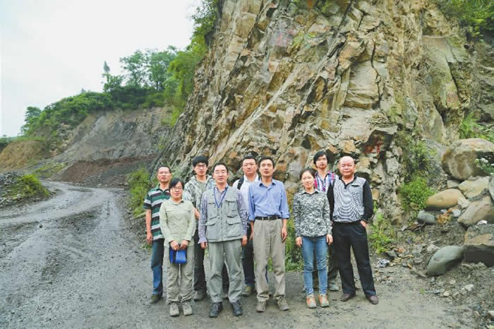 �о��Ŷ���Ұ�⿪չ��ѧ�����Ͽ���