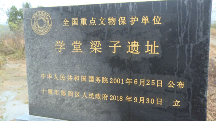 ���100����ġ������ˡ�ͷ�ǻ�ʯ����30����