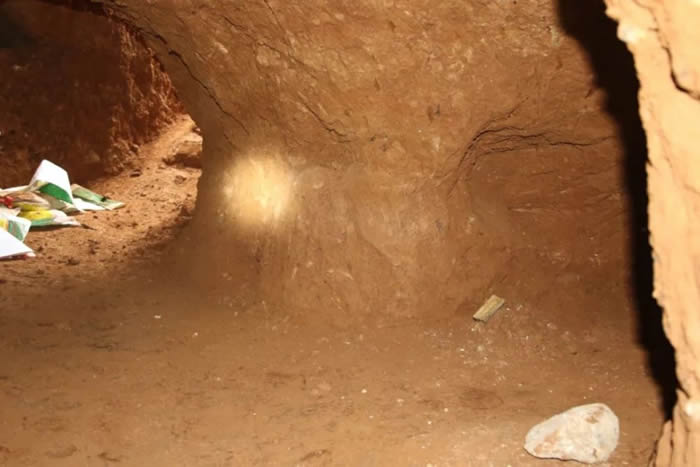 ����Ͽ¬����4������Ϊ��Ū��Ǯ����͵����ɽ���������ʯ