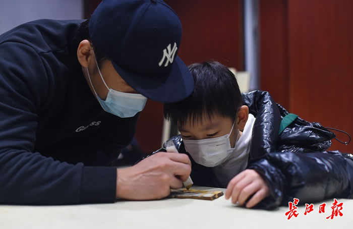 �й����ʴ�ѧ��ʿ���人�л���ʯ�ݽ�Сѧ���޸���ʯ