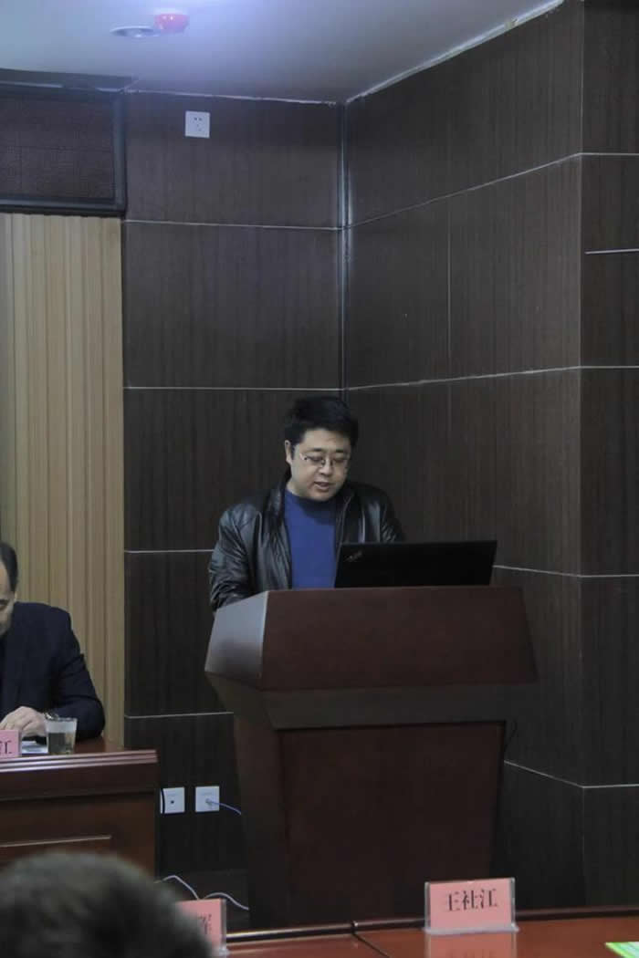 ˿·���ߵ�����ʯ��ʱ�������߸��෢�־�ʯ��100�������ֻ������ݾٰ�