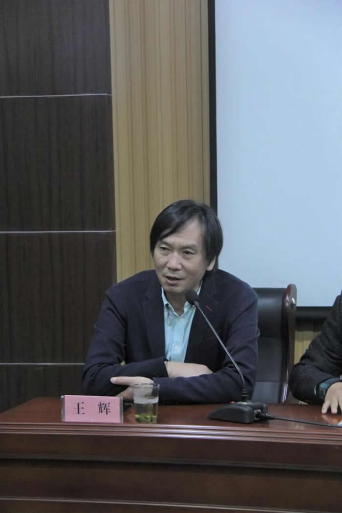 ˿·���ߵ�����ʯ��ʱ�������߸��෢�־�ʯ��100�������ֻ������ݾٰ�